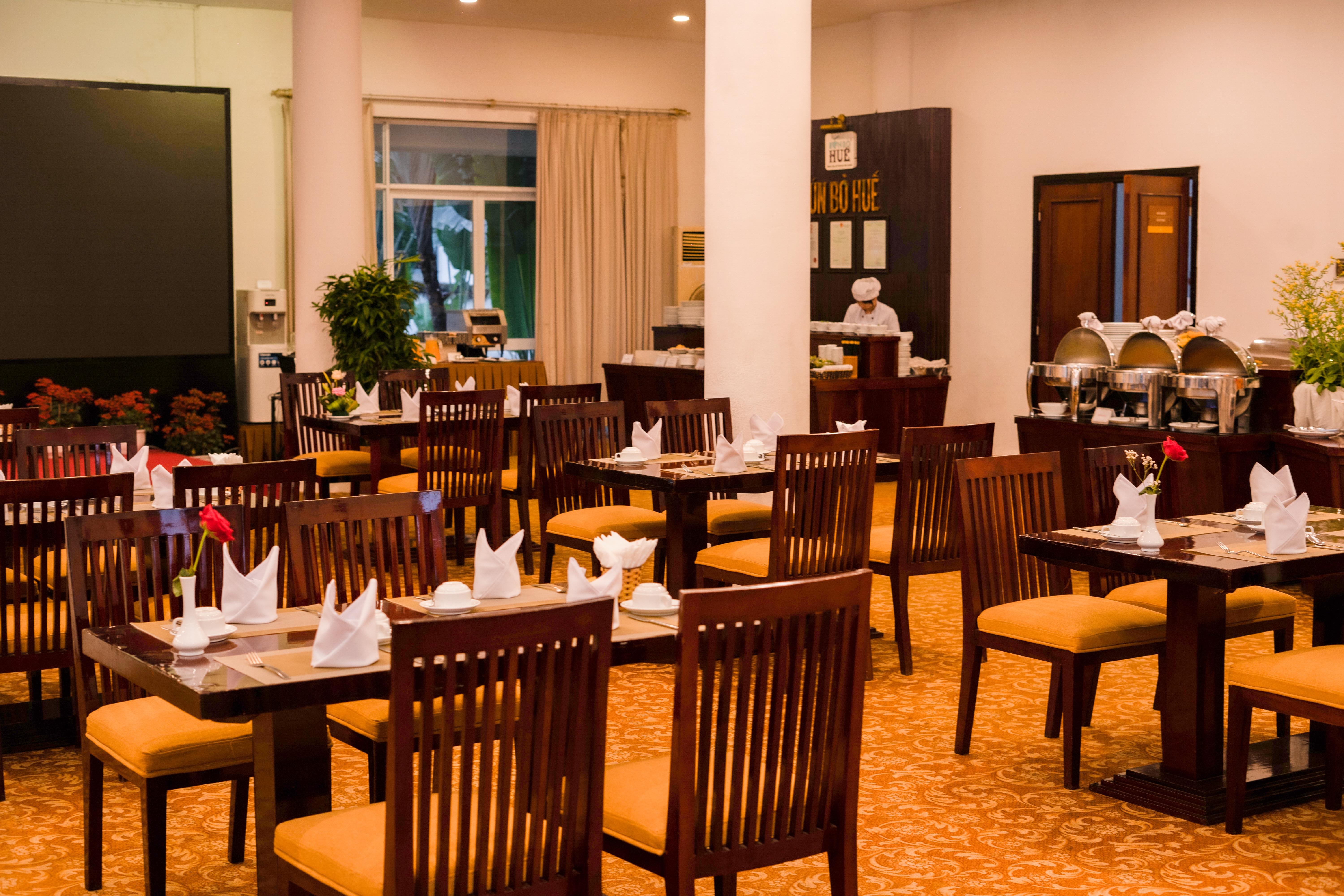 Century Riverside Hotel Hue Exterior photo