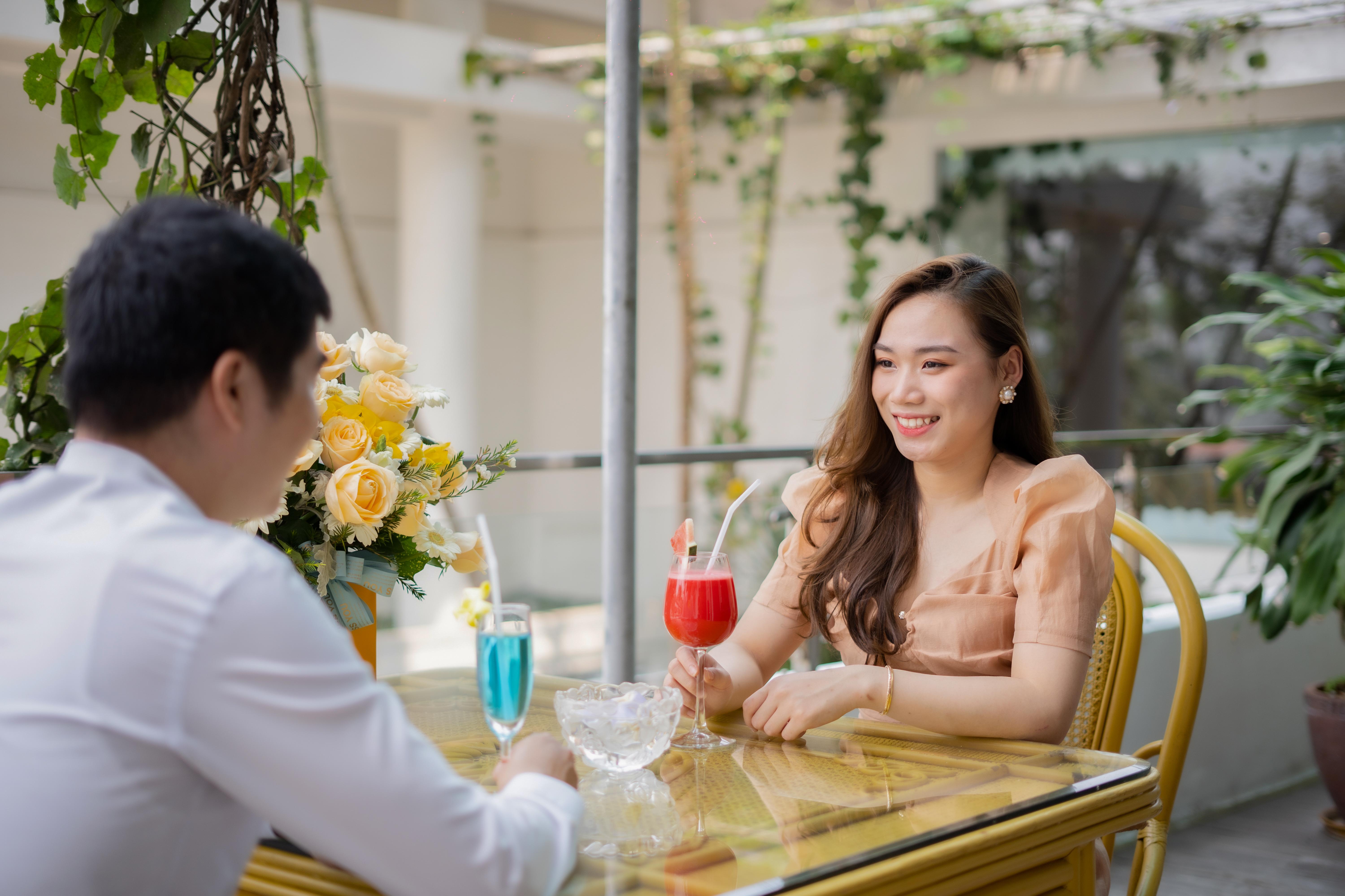 Century Riverside Hotel Hue Exterior photo