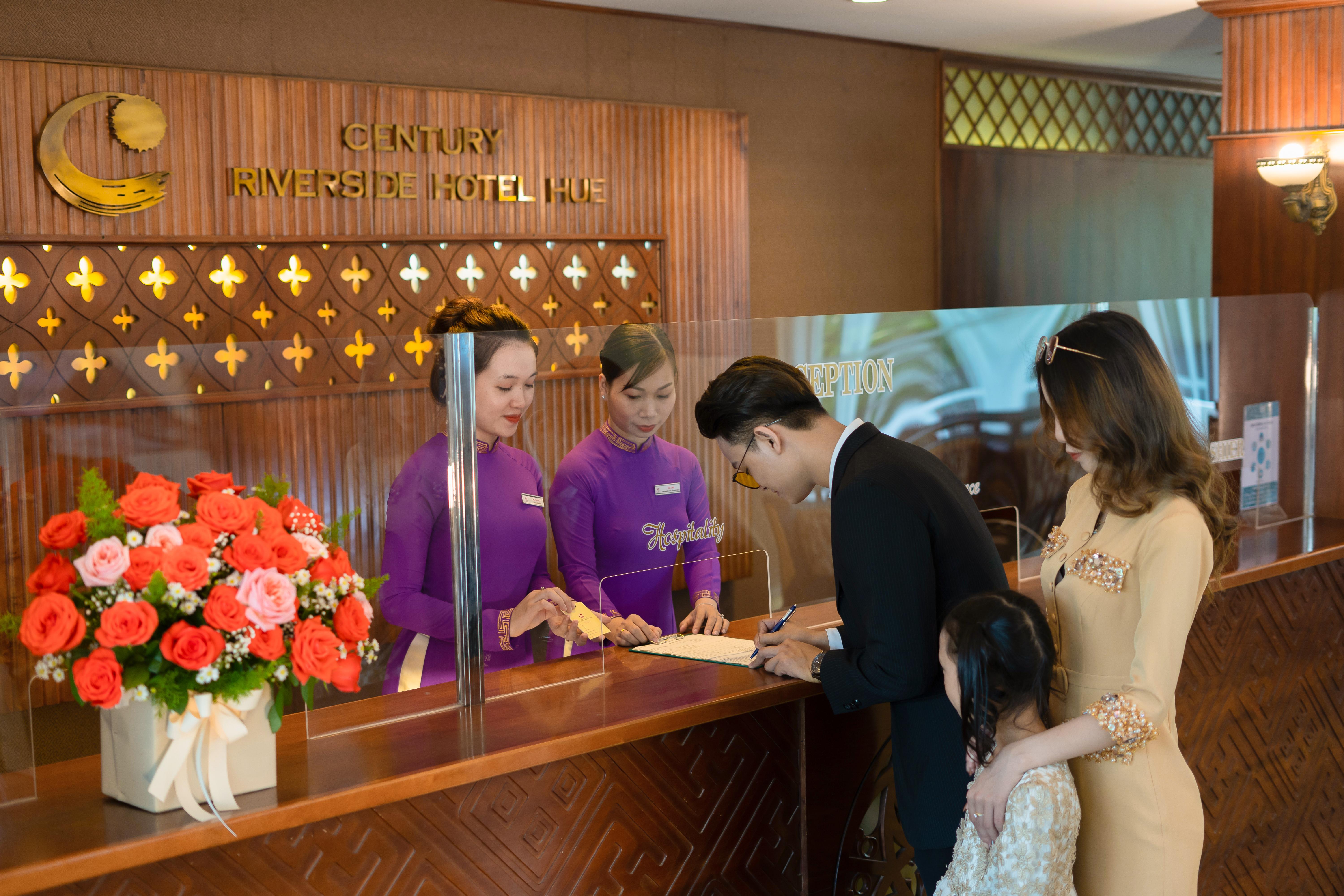 Century Riverside Hotel Hue Exterior photo